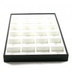 Vakjesdisplay, 24 vakjes, PU leer, zwart, witte binnenkant Vakjesdisplay, 24 vakjes, PU leer, zwart, witte binnenkant